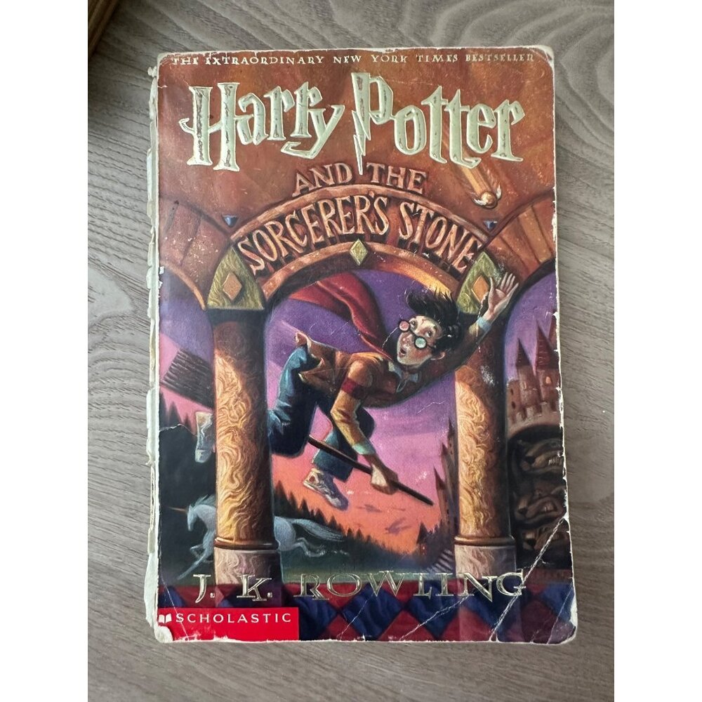 Vintage Harry Potter Sourcerers Stone Paperback Book First Scholastic Trade Sept